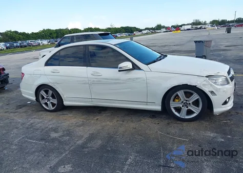 2010 Mercedes-Benz C 300 Luxury/Sport из США, поврежденный, VIN WDDGF5EB6AF431094